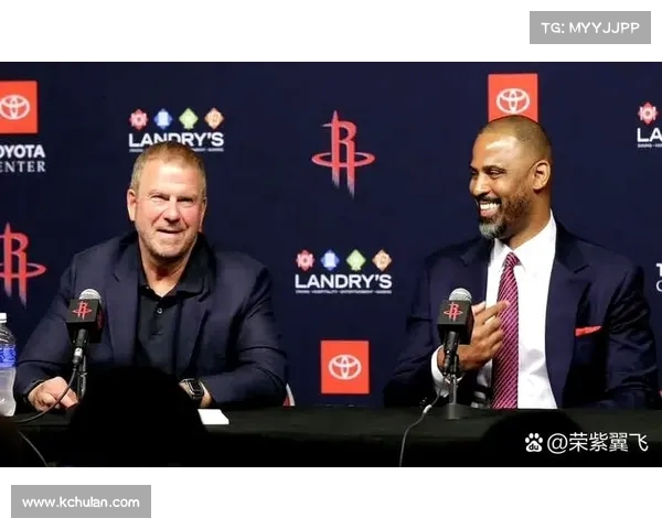 火箭宣布签下探花秀谢泼德与四名新球员,球队未来阵容全面升级 火箭宣布签下探花秀谢泼德与四名新球员,球队未来阵容全面升级