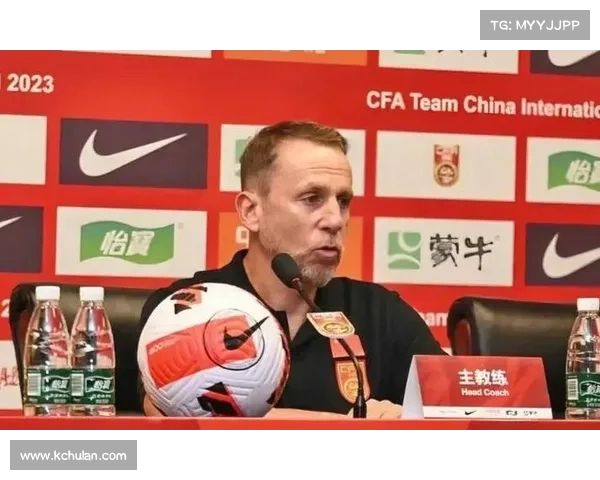 里夫斯呼吁球队换帅:希望新教练具备争冠心态与准备 里夫斯呼吁球队换帅:希望新教练具备争冠心态与准备